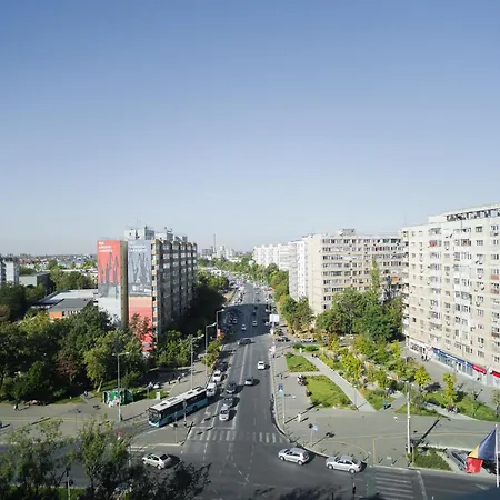 Modern West Side Flat: Steps To Subway & Park