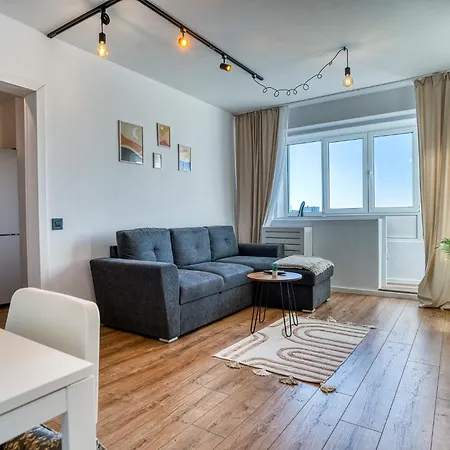 Modern West Side Flat: Steps To Subway & Park *