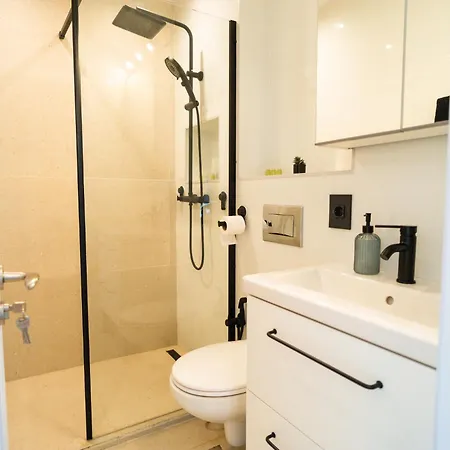 Apartament Modern West Side Flat: Steps To Subway & Park